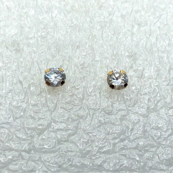 14k Cz Cubic Zirconia Solitaire Stud Earrings w Backs Approx 4mm - Picture 1 of 6